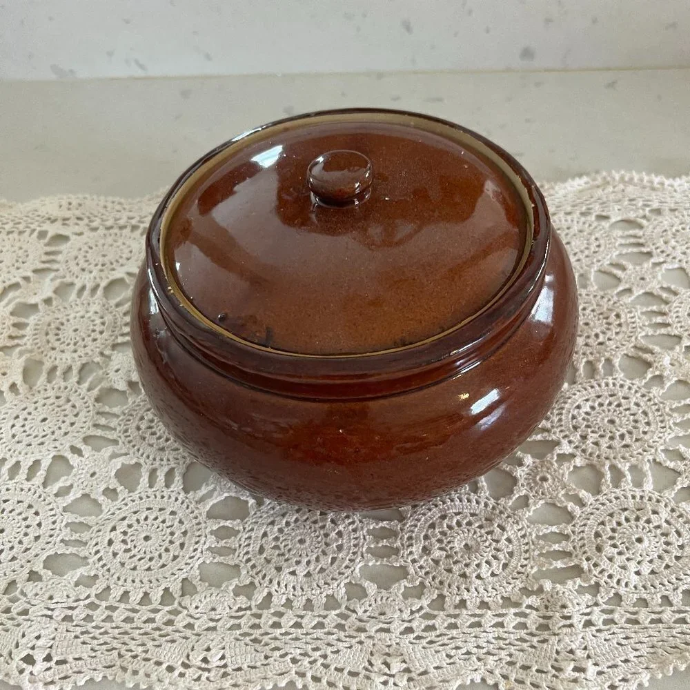 Brown Bean Pot with lid